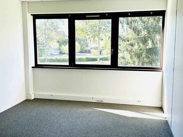 BUREAUX à LOUER de 594 m²