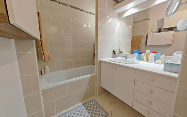 Appartement à vendre    4 pièces • 94 m2 La Rochelle