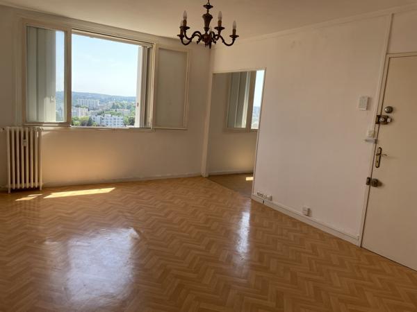 Appartement
         5 pièces
        - 65 m² Exclusivité