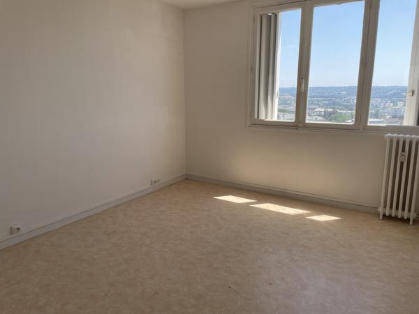 Appartement
         5 pièces
        - 65 m² Exclusivité