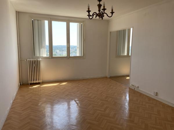 Appartement
         5 pièces
        - 65 m² Exclusivité