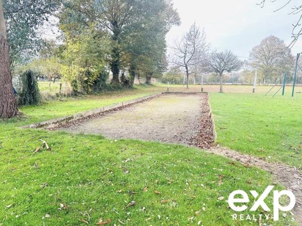 "Investissement Rentable : Gîte + 12 Logements Loués" sur plus de 8400m2 de terrain.