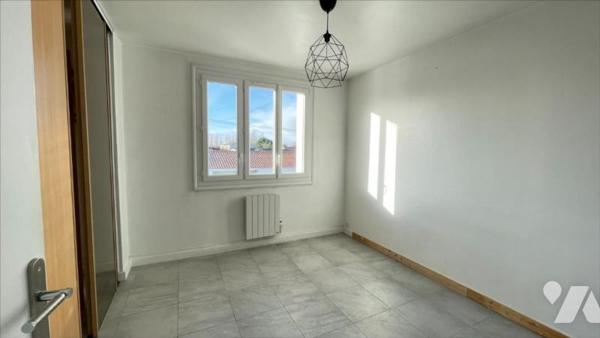 MAISON- 4 PIÈCES  +  T2  + DEUX GARAGES CHÂTELAILLON-PLAGE