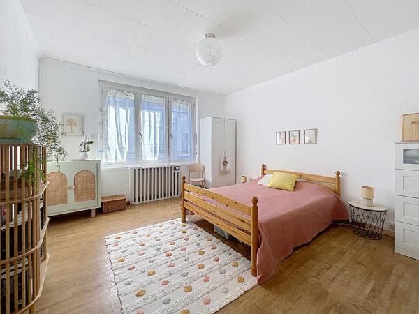 Spacieux appartement à vendre aux coeur des Ponts de Cé à quelques pas des bords de Loire - 5 chambres  et grande terrasse