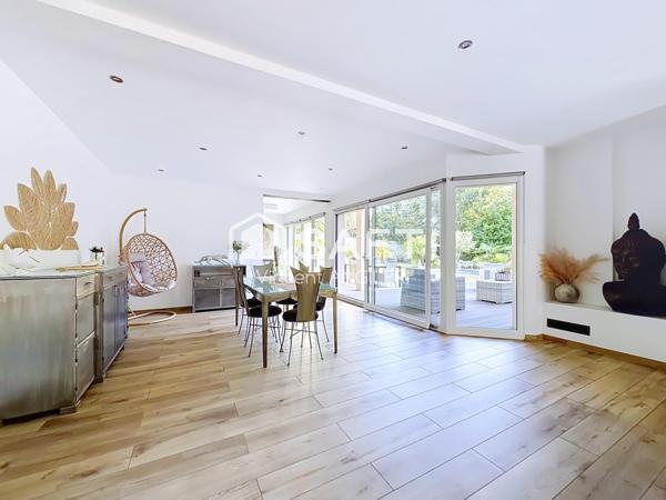 Villa contemporaine de 250m2 -piscine & 5 chambres