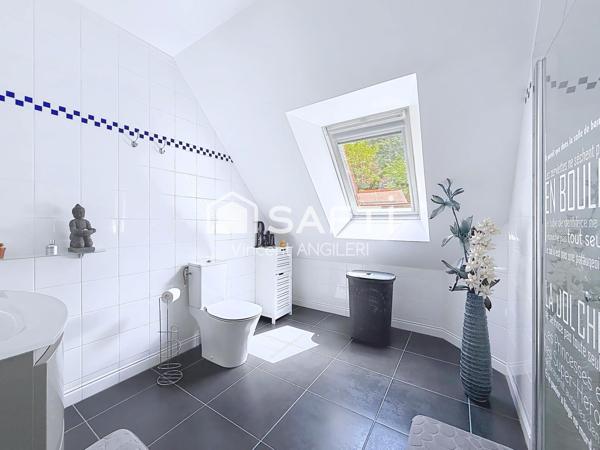 Villa contemporaine de 250m2 -piscine & 5 chambres