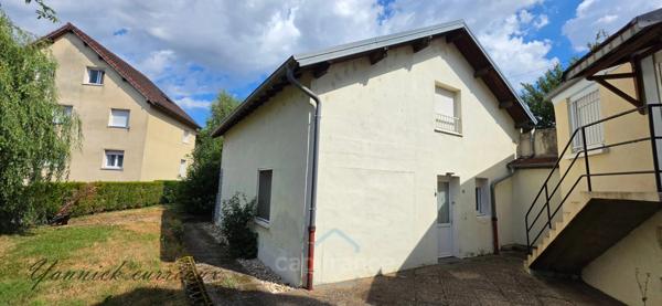 Appartement meublé T2 avec bureau – Parking privatif et cave**