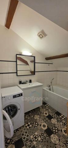 Appartement meublé T2 avec bureau – Parking privatif et cave**