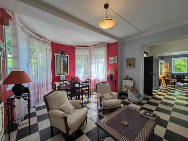 Très belle maison de 191m2 sise sur un terrain de 1180m2 avec une magnifique vue