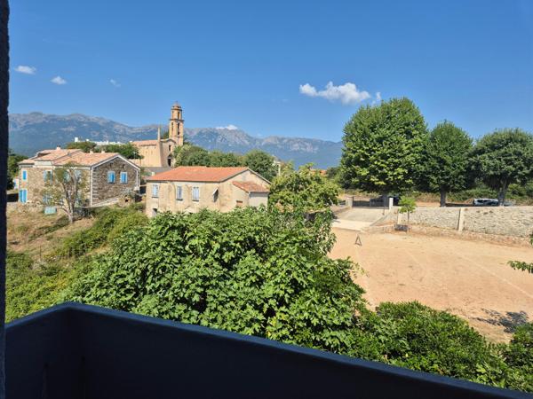 Très belle maison de 191m2 sise sur un terrain de 1180m2 avec une magnifique vue