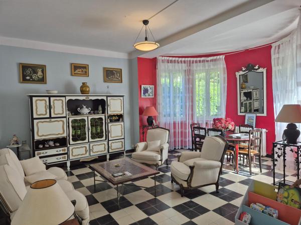 Très belle maison de 191m2 sise sur un terrain de 1180m2 avec une magnifique vue