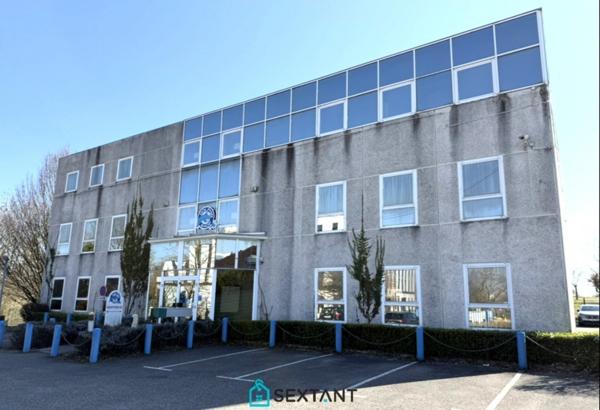 FERNEY-VOLTAIRE - Local d'activités 845 m² - 4 200 000 