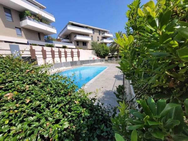 APPARTEMENT T2 TERRASSE PARKING PISCINE