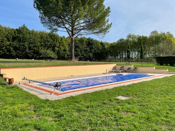 A VENDRE PROPRIETE SUD EST VENDEE - 12 ha avec Dépendances