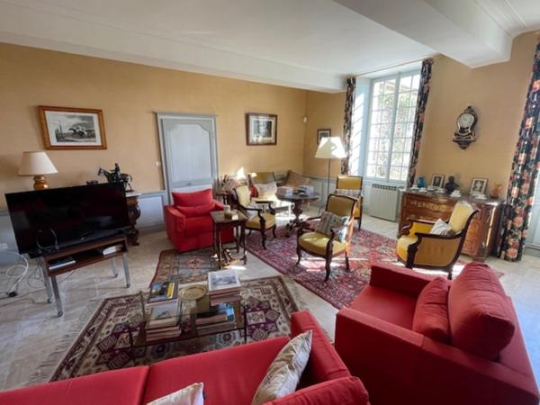 A VENDRE PROPRIETE SUD EST VENDEE - 12 ha avec Dépendances