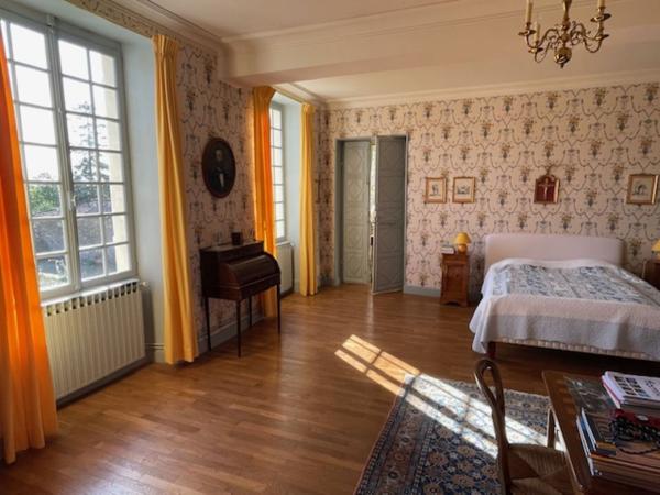 A VENDRE PROPRIETE SUD EST VENDEE - 12 ha avec Dépendances