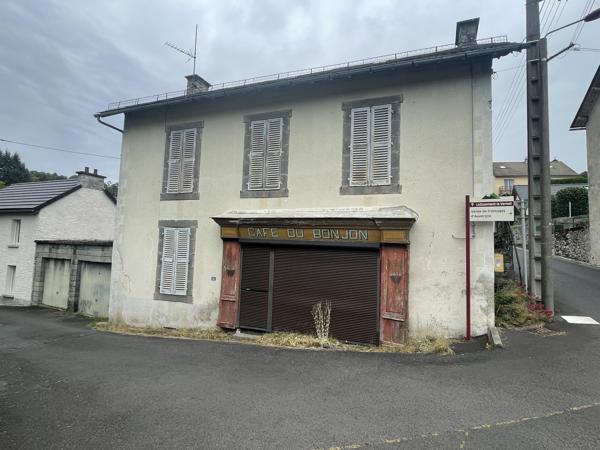 MAISON A RENOVER A CONDAT Condat (15190)