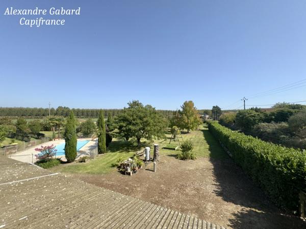 Maison en pierres 230 m² - 4 chambres - Terrain 7 370 m² - Piscine - Dépendances
