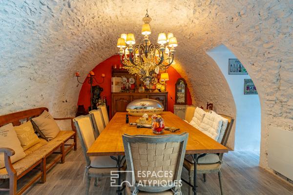 Ancien pigeonnier de 1830 réinventé et sa dépendance