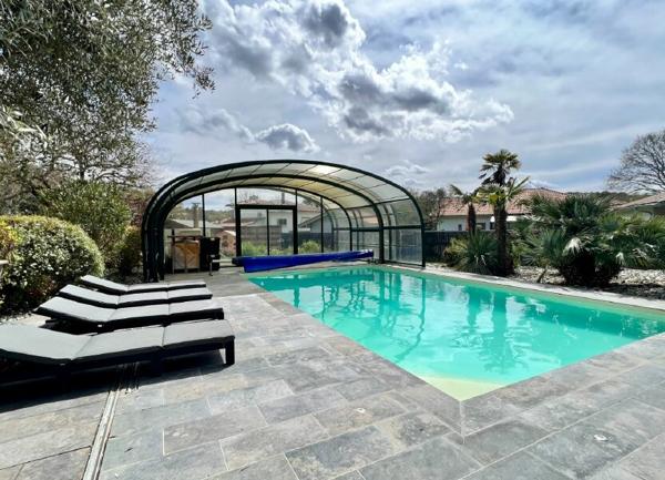 Maison à vendre    4 pièces • 261 m2 Vieux-Boucau-les-Bains