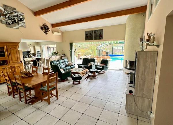 Maison à vendre    4 pièces • 261 m2 Vieux-Boucau-les-Bains