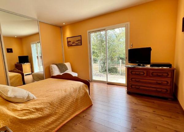 Maison à vendre    4 pièces • 261 m2 Vieux-Boucau-les-Bains