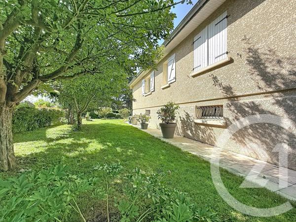 Maison à vendre  7 pièces - 124,25 m 2   CHATENOY LE ROYAL  - 71