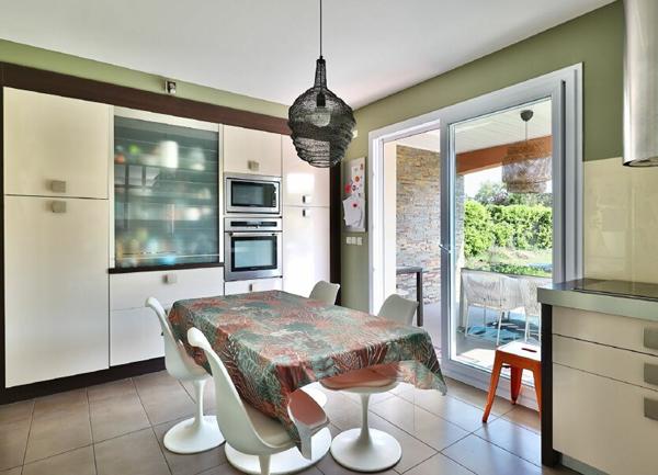 Maison à vendre    6 pièces •  Craponne