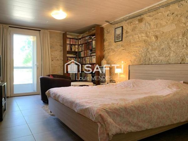 Propriété 238 m2, studio séparé, Piscine chauffée