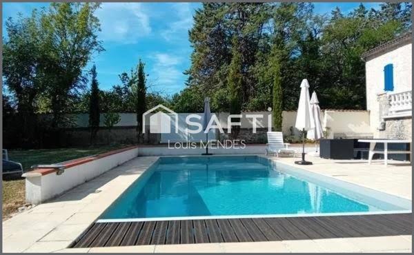 Propriété 238 m2, studio séparé, Piscine chauffée