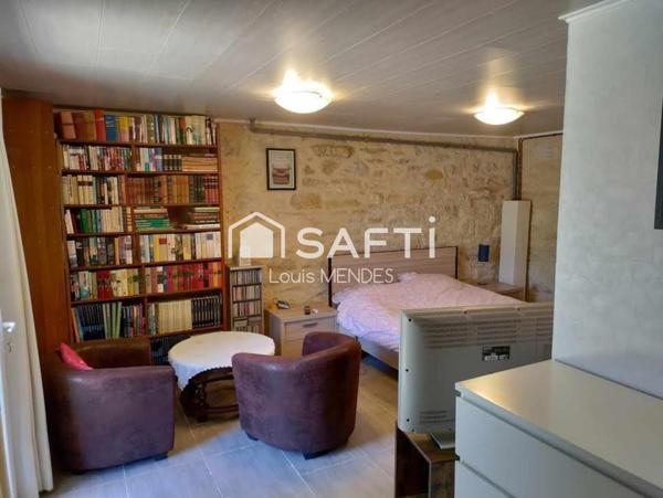 Propriété 238 m2, studio séparé, Piscine chauffée