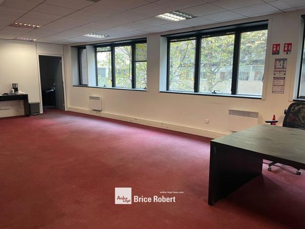 Bureaux à louer à Lyon 3ème Part Dieu lumineux avec accès transports