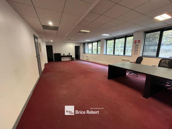 Bureaux à louer à Lyon 3ème Part Dieu lumineux avec accès transports
