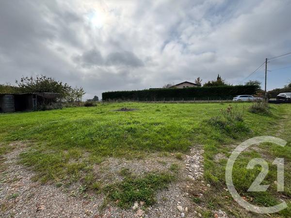 Maison à vendre  2 pièces - 351,10 m2 MONTCEAUX - 01