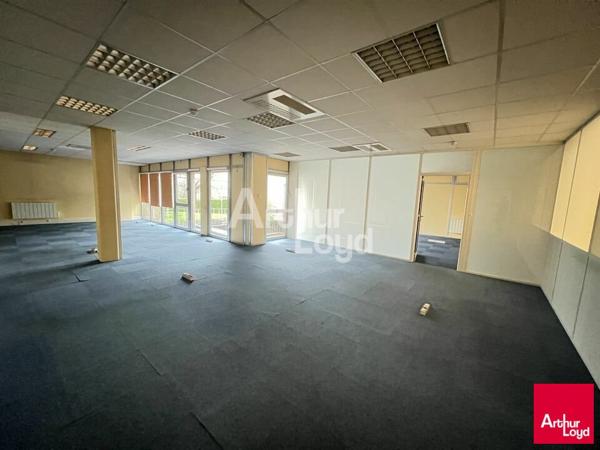 CESSON SEVIGNE - IMMEUBLE DE BUREAUX A VENDRE - 1 878 M²