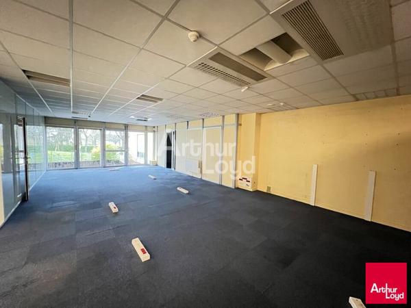 CESSON SEVIGNE - IMMEUBLE DE BUREAUX A VENDRE - 1 878 M²