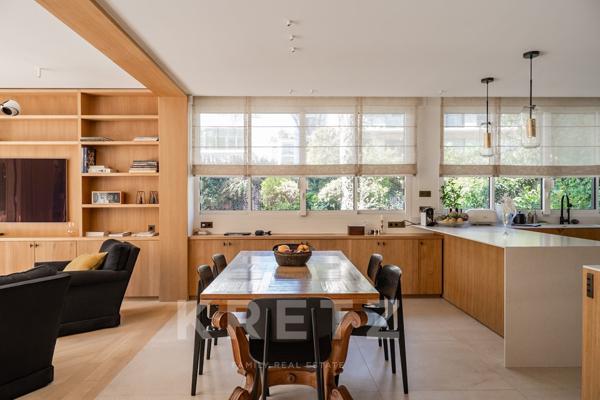 Neuilly Saint James. Duplex jardin terrasse. 4 chambres