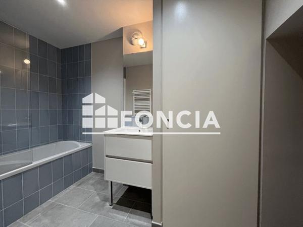 Location Appartement 3 pièces 76.2 m² - FAUBOURG SAINT-MICHEL Guerande 44350