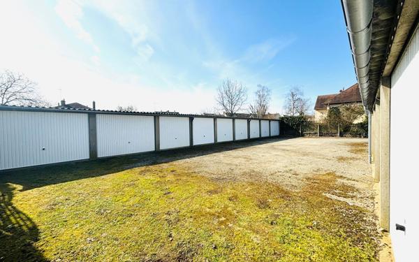 Stationnement à louer    12,50 m2 Le Mans