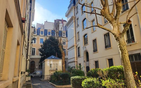 Appartement à vendre    2 pièces • 23,81 m2 Lyon 2