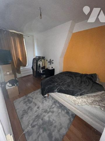 La SAS R&R Notaires vous propose en exclusivité cet appartement de trois pièces, vendu occupé....