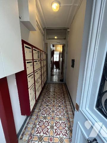 La SAS R&R Notaires vous propose en exclusivité cet appartement de trois pièces, vendu occupé....