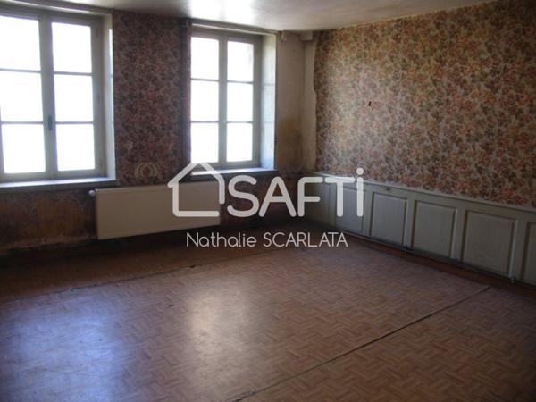 BEAU POTENTIEL POUR CETTE MAISON EN PIERRE de 147 m² A RENOVER