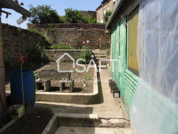 BEAU POTENTIEL POUR CETTE MAISON EN PIERRE de 147 m² A RENOVER