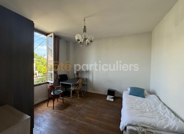 Vente
                Maison197,7 m² - 8 Pièces -
                    VILLENEUVE SAINT GEORGES (94190)