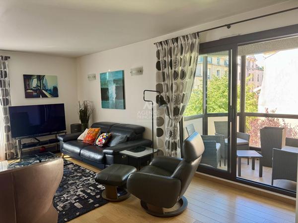 Appartement Maisons Laffitte 4 pièce(s) 93 m2 - Hyper centre - Balcon - Ascenseur 775 000 € **  - Référence  10202