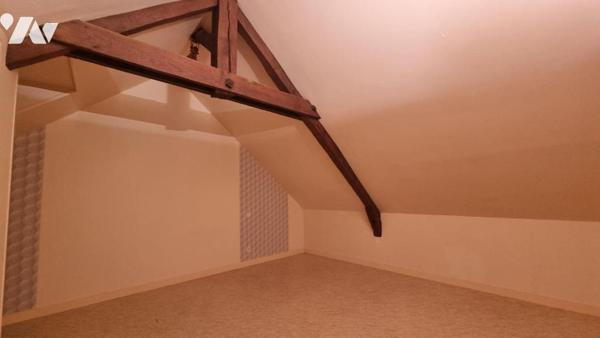 GORRON 2min : un immeuble de rapport se composant en deux appartements:
1) Un appartement loué...