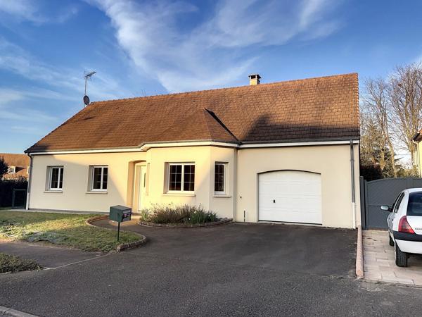 Maison plain-pied, centre de Changé