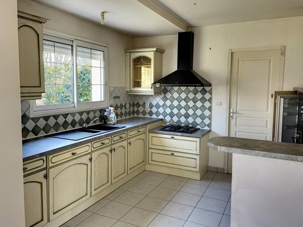 Maison plain-pied, centre de Changé