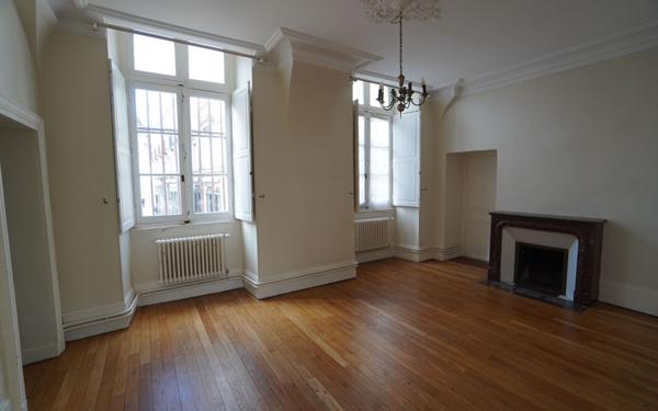 Appartement à louer    4 pièces • 98,89 m2 Dijon